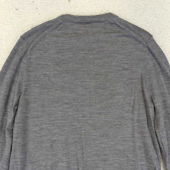 Banana Republic Mens Sweater 100% Merino Wool Gray Crew Neck Lightweight Medium‎ - Picture 5 of 9